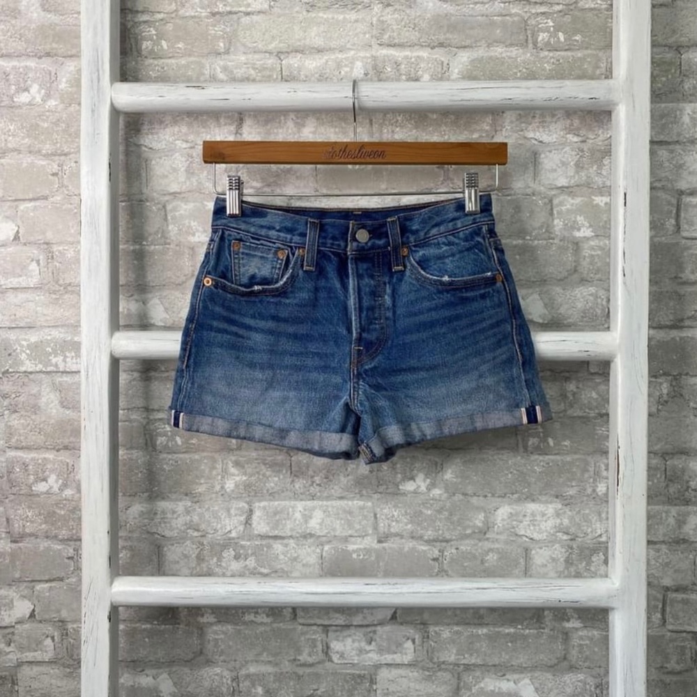 Levi’s White Oak Denim Shorts 24